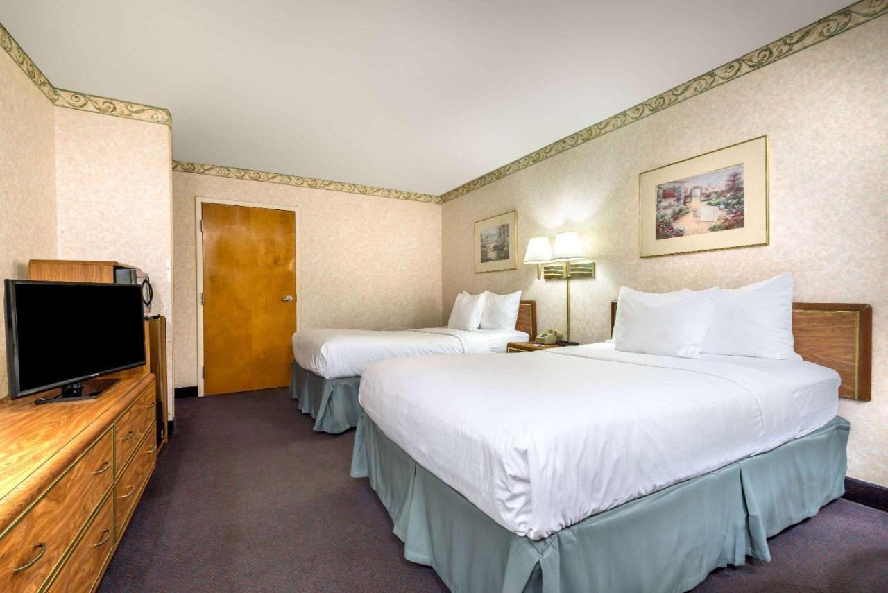 Days By Wyndham Hotel