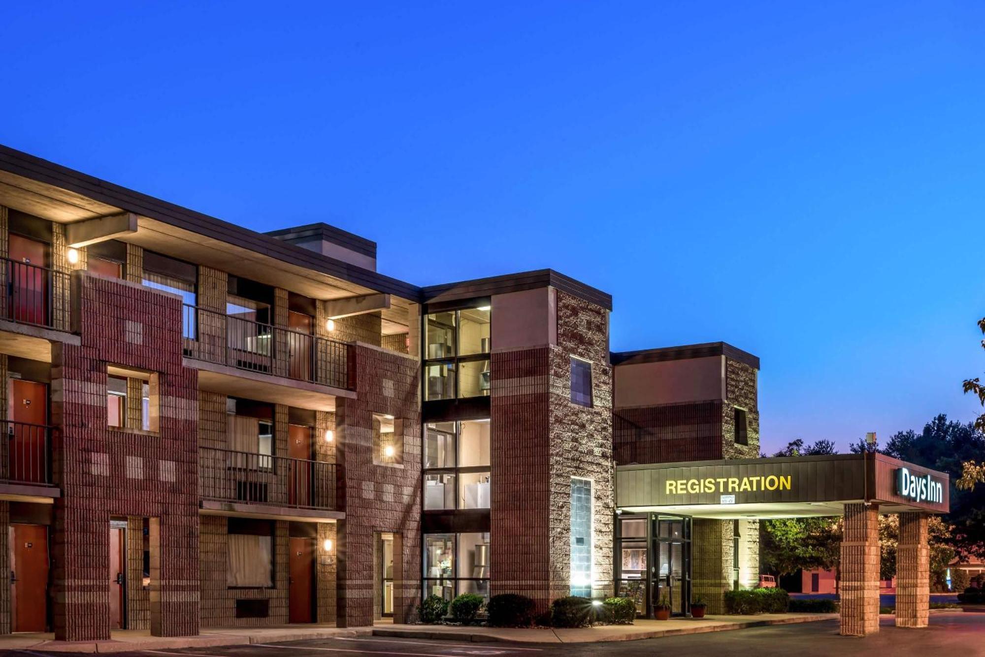 Days By Wyndham Hotel *